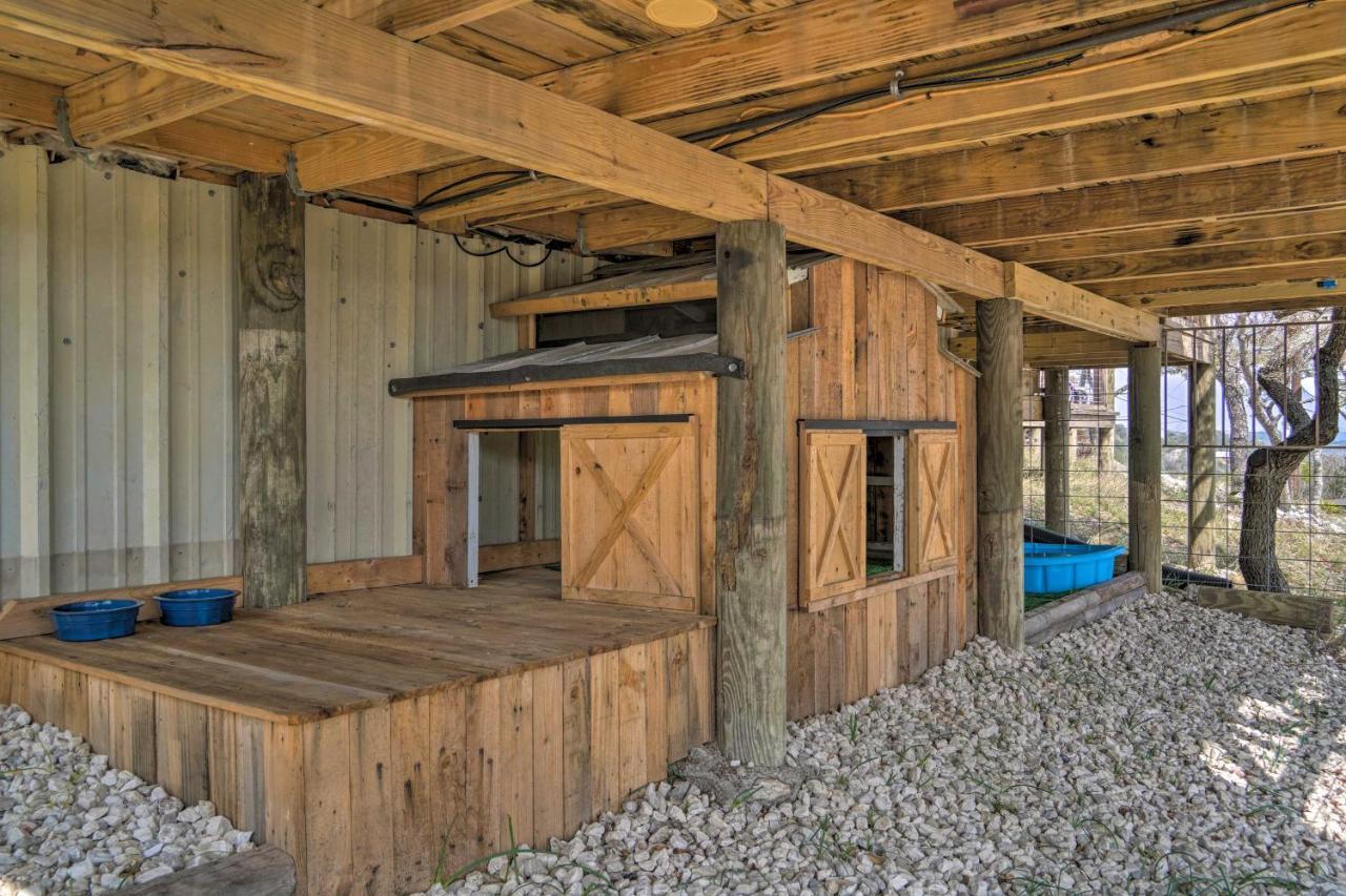 Kerrville Converted Barn Tiny Home With Kayaks! Екстериор снимка